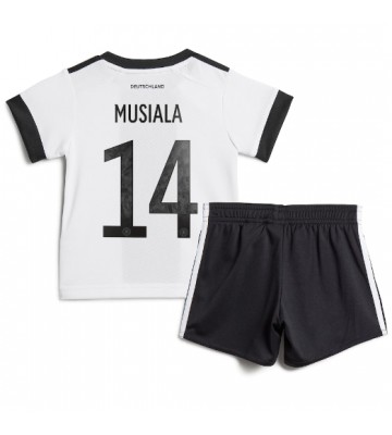 Tyskland Jamal Musiala #14 babykläder Hemmatröja barn VM 2022 Korta ärmar (+ Korta byxor)